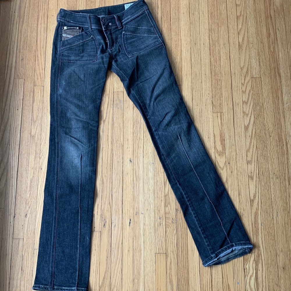 Early 2000’s diesel jeans size 28 x 34